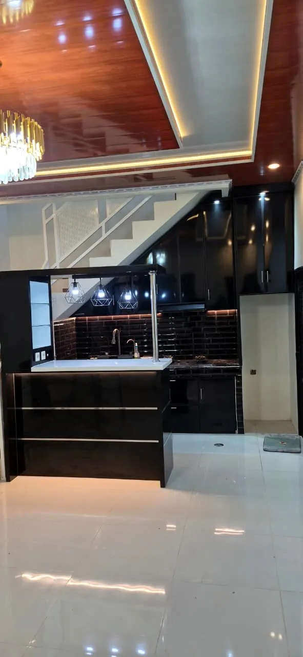 Kabinet dapur aluminium dengan top table